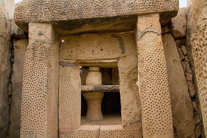 File:Mnajdra Temple 5 (6799963288).jpg