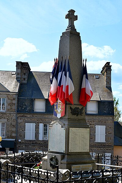 File:Monument aux morts de Brécey. 1.jpg