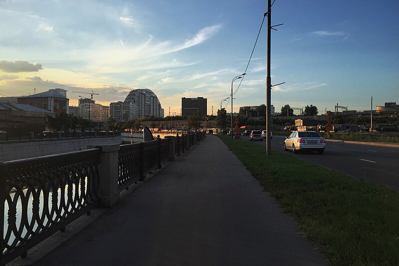 File:Moscow, Semyonovskaya Embankment (31451162992).jpg