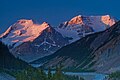 File:Mts. Athabasca & Andromeda from Icefields Parkway.jpg