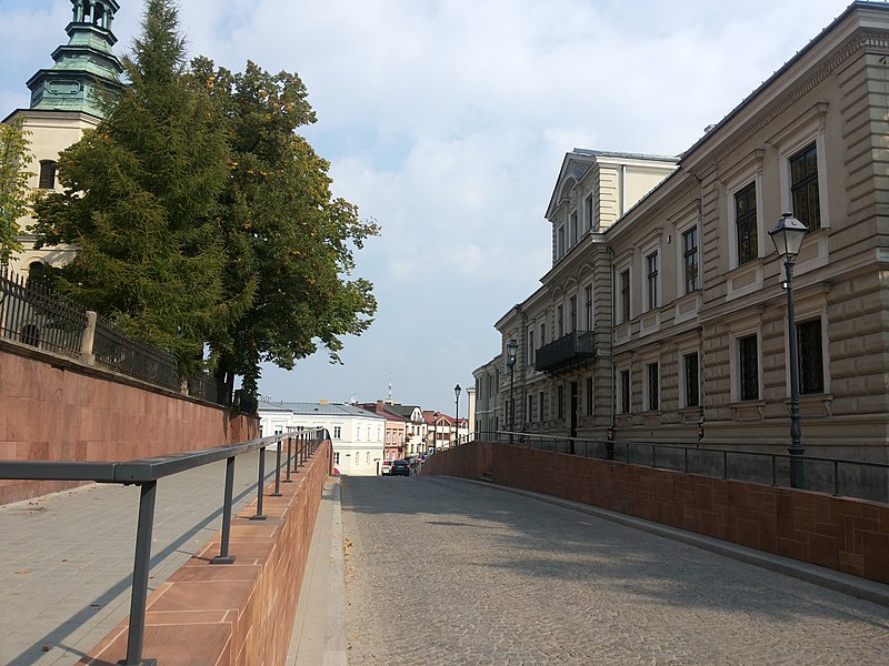 File:Muzeum przy Katedrze.jpg