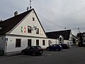 Ehemaliger Ökonomiehof, wohl ehemaliger Meierhof der Neuburger Jesuiten, später auch Brauerei, sogenannter Alter Neuhof