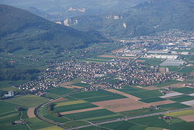 Luftansicht von Niederbipp, aufgenommen aus einem Ballon