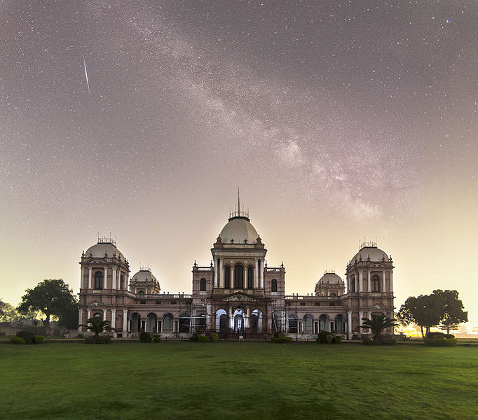 Noor Mahal palace, photo by Usmanmiski, taken with a Canon EOS 6D