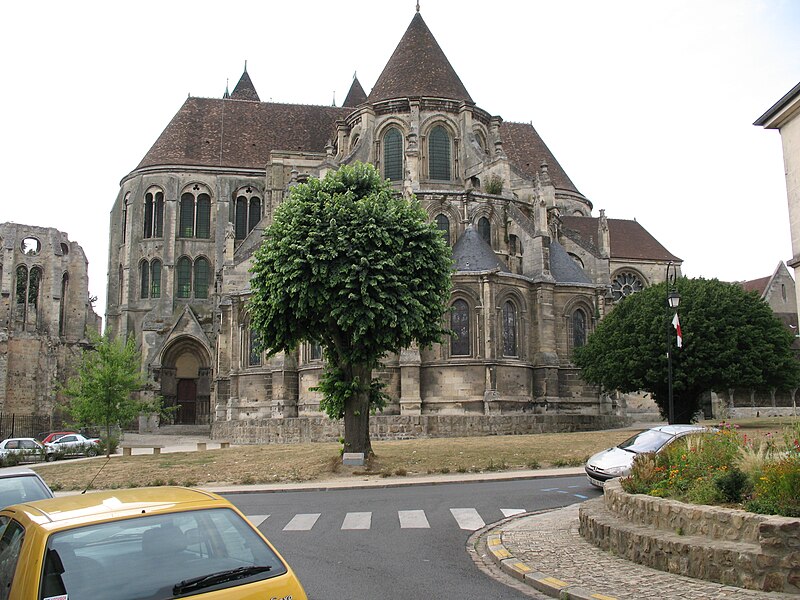 File:Noyon Cathedral.JPG