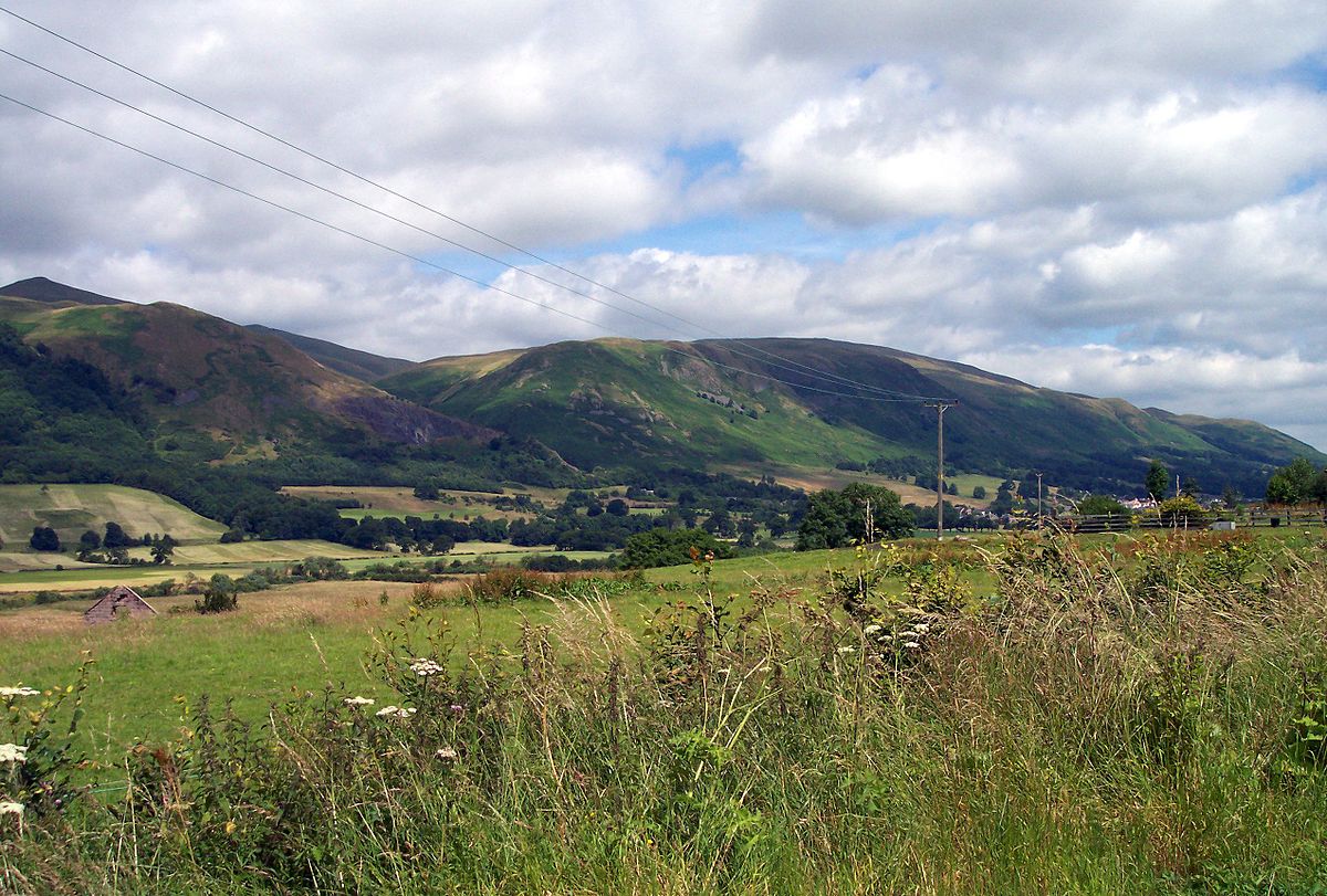 Гряда холмов. Ochil Hills. Ochil Hills Scotland. Täç Hill ýuwujy. Hills.jpg.