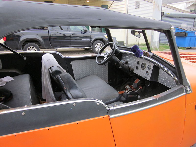 File:Orange Willys 1951 NOLA dashboards.JPG