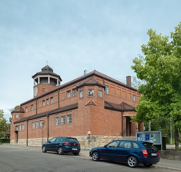 File:Pauluskirche Schwenningen-5777.jpg