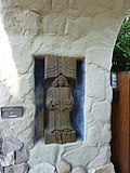 Miniatuur voor Bestand:Pedro de Lemos House Gate left figure.JPG