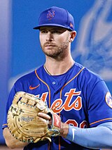 Pete Alonso Pete Alonso playing defense, March 25, 2023 (1) (cropped).jpg