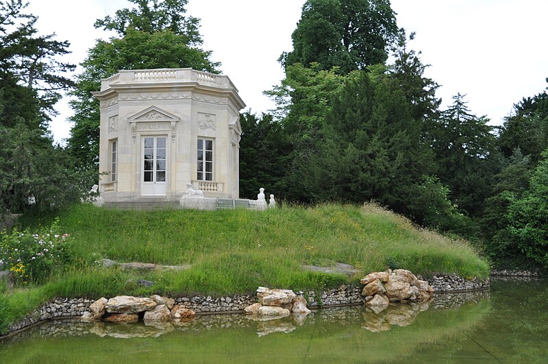 File:Petit Trianon Belvédère.JPG