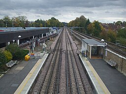 Pinner station high eastbound