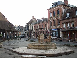Place de Lyons-la-Forêt.JPG