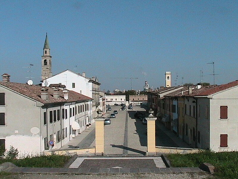 File:Pomponesco (5) - veduta dall'argine.JPG