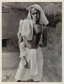 Traditional dress of an utkala Brahmin Priest in Puri, Orissa in 1928 Portrait of a Brahmin Hindu Priest in Puri, Orissa in 1928.JPG