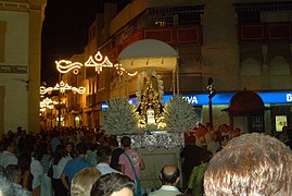 Español: Procesión de Santa Ana, Patrona de Dos Hermanas año 2006.