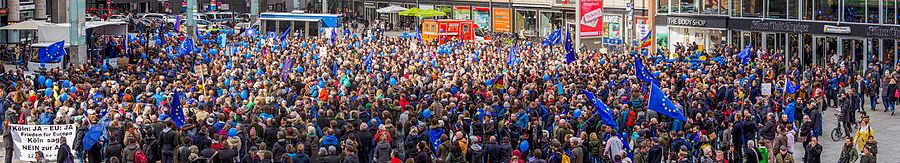 Pulse of Europe in Cologne, 19 March 2017 PulseOfEurope Cologne Panorama 2017-03-19-0933-37.jpg