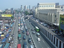 Quezon Boulevard mit FEU Manila Campus (Sampaloc, Manila; 20.10.2014) .jpg