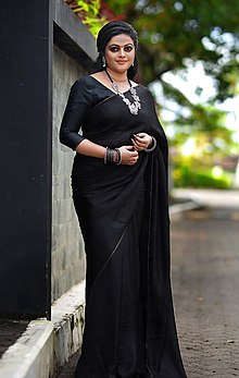 RJ Aswathy Sreekanth in black saree.jpg