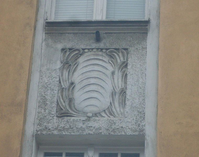 File:Relief at Biskupia 20 Street in Gdańsk A.jpg