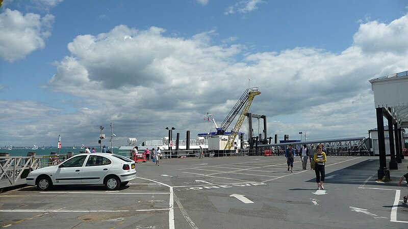 File:Ryde Pier Head.JPG