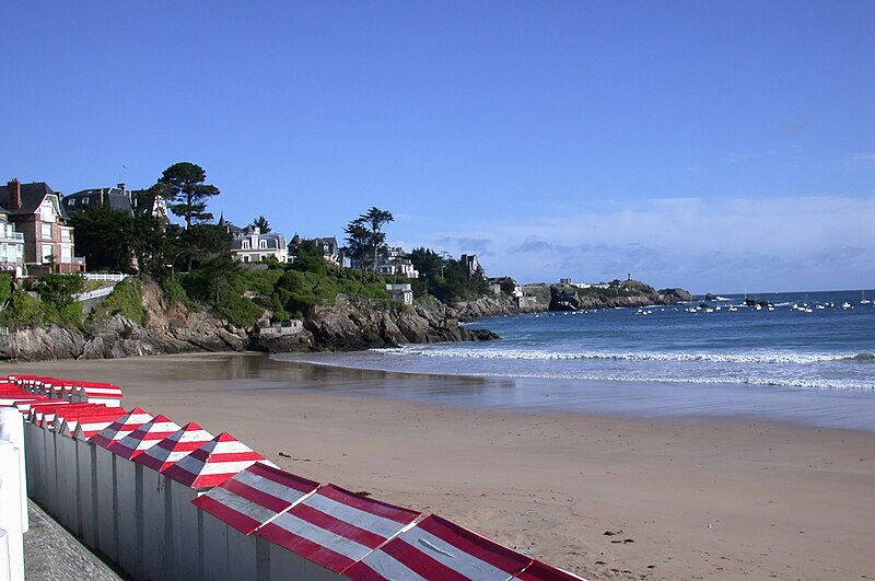 File:Saint-Lunaire, Grand'Plage Décollé CAb72.JPG