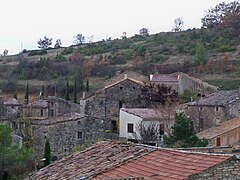 Vue sur une partie perchée du village.