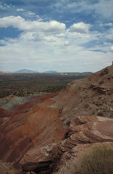 File:Scenic Byway 12 - View to Water Pocket Fold and Henry Mountains - NARA - 7721977.jpg