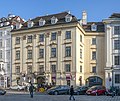 Palais Collalto, rechts die Kirche