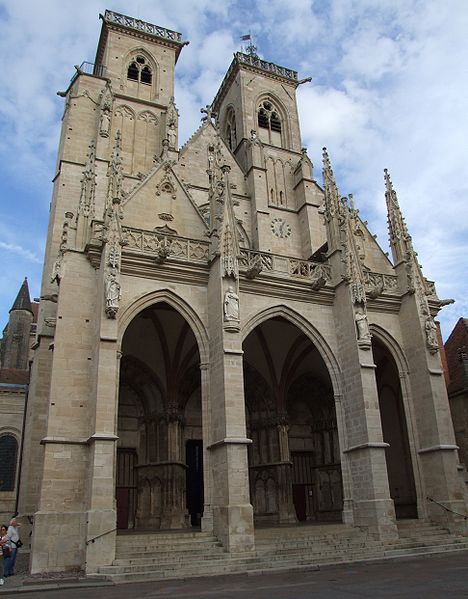 File:Semur - Notre-Dame - Facade.jpg