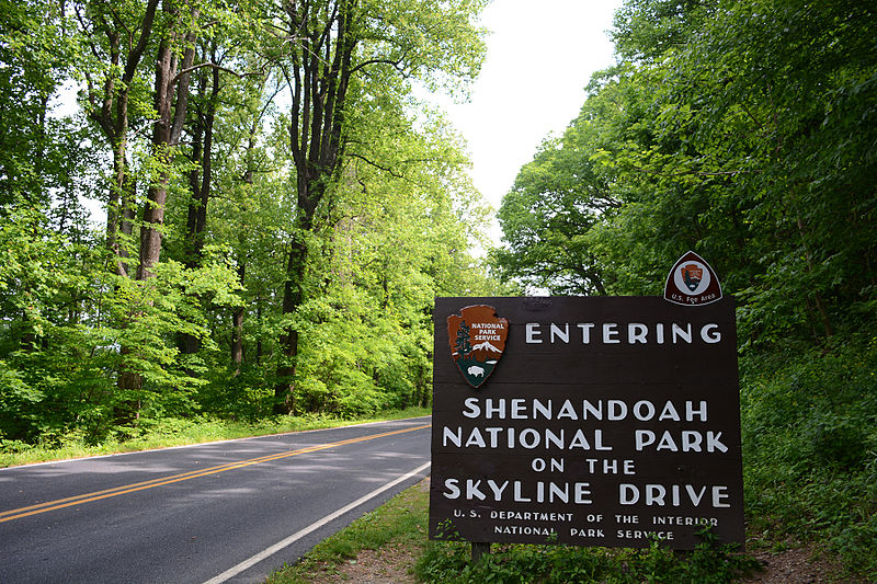 File:South Entrance, Skyline Drive-4x6-300ppi.jpg