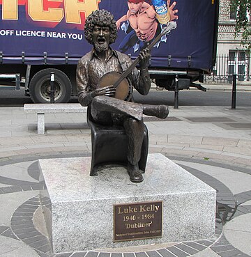 File:Statua di Luke Kelly.jpg