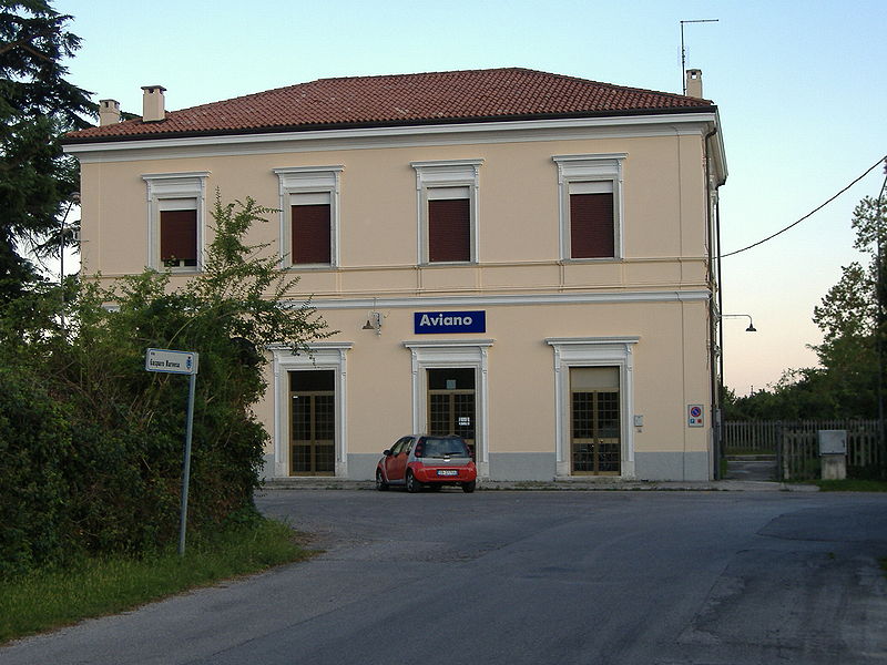 File:Stazione di Aviano.JPG