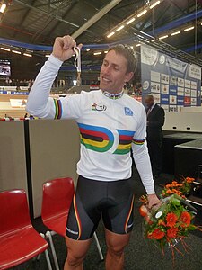 Stefan Nimke mit Gold 2011.jpg
