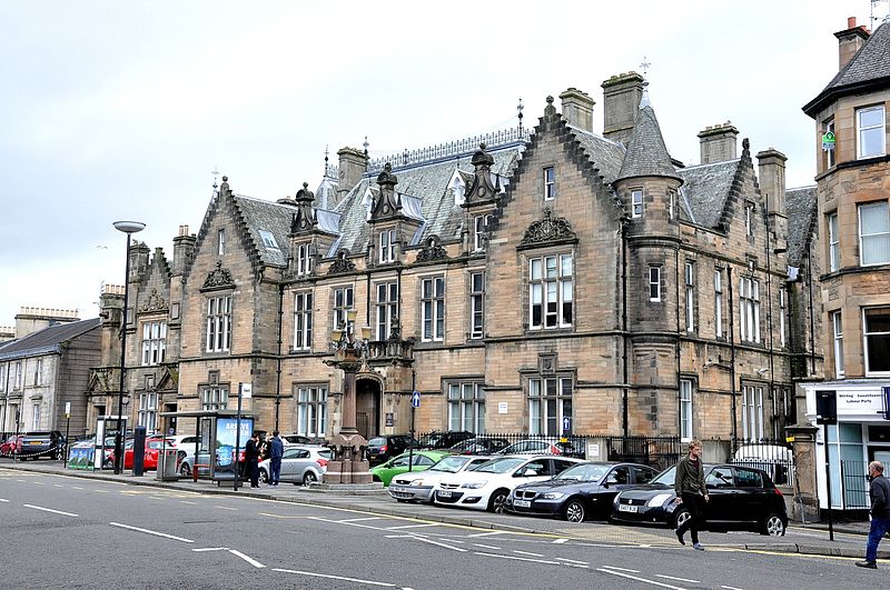 File:Stirling Sheriff Court, Viewfield Place (28608598245).jpg