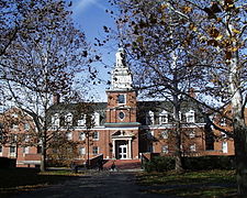 Университет Огайо, основанный в 1804 году, является старейшим в штате.