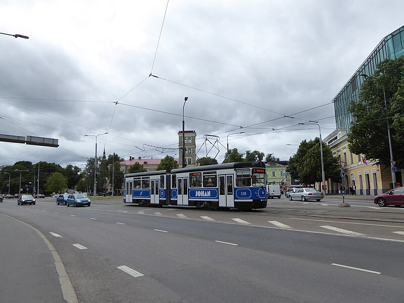 File:TLT tram line 3 at Viru väljak 03.jpg