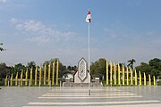 Bahasa Indonesia: Lapangan Taman Makam Pahlawan 5 Desember, Marabahan, Barito Kuala, Kalimantan Selatan. English: Field at 5 December Heroes' Cemetery, Marabahan, Barito Kuala, South Kalimantan. Banjar: Lapangan di Taman Makam Pahlawan 5 Desember, Marabahan, Barito Kuala, Kalimantan Salatan