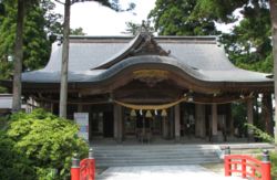 Takase Shrine haiden.jpeg