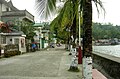 Pemandangan di tepi pantai