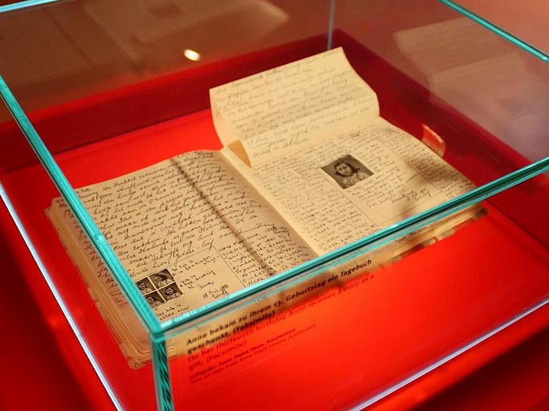 File:The Diary of a Young Girl at the Anne Frank Zentrum.jpg