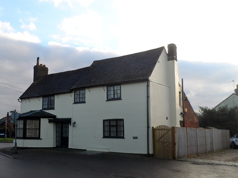 File:The former Queen's Head pub, Colney Heath - geograph.org.uk - 4296942.jpg