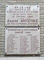 Montmartre’da Theatre Libre’e, kurucusu Anre Antoine’a ve oyuncularına ithaf edilmiş plaket