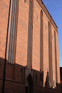 Toruń, kościół pw. WNMP (ściana południowa od ul.Panny Marii) (OLA Z.).JPG