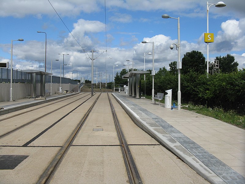 File:Tram stop at The Gyle (geograph 3579360).jpg