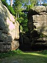 ☎∈ The large chasm at High Rocks outside Tunbridge Wells, UK.