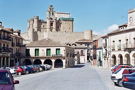 Plaza Mayor y castiellu de Turégano