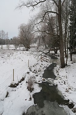 Vähäjokea Mäkkyläntien sillalta joulukuussa 2018