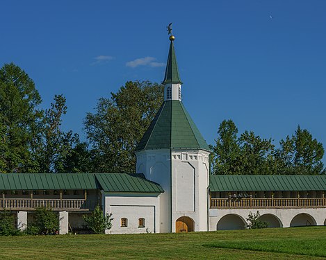 614. Кузнечная башня Иверского монастыря с братской кельей, Валдай Автор — A.Savin