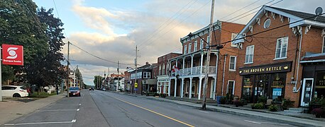 Vankleek Hill (Ontario)-rue Main Est-2022-09-22.jpg